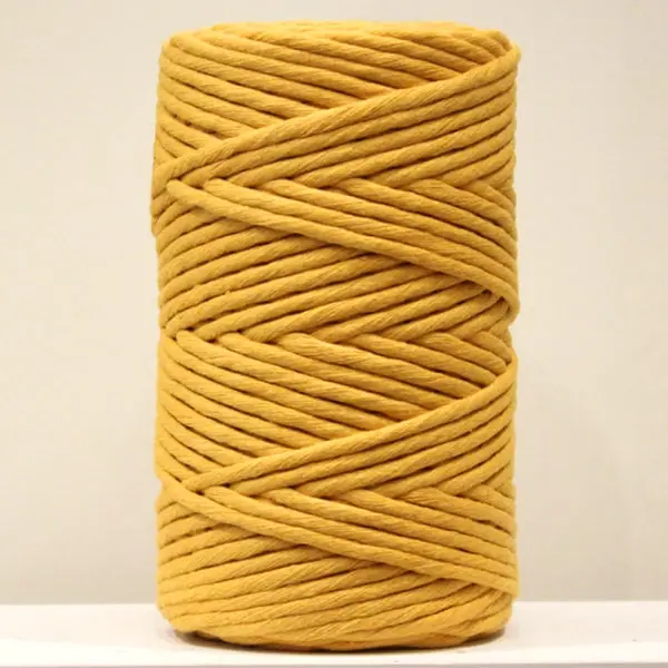 Hilo de algodón peinado para macramé color mostaza