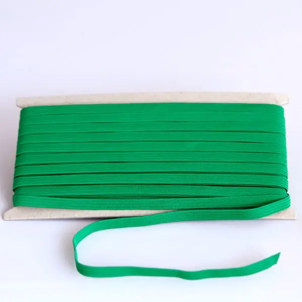 Cinta plana de goma elástica verde nº 8 (6 mm de ancho)
