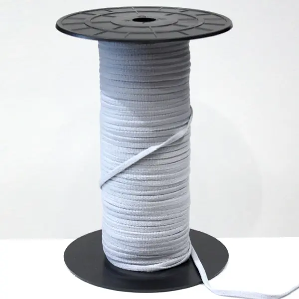 Goma sanitaria suave para mascarillas en color gris. Ancho 3mm.