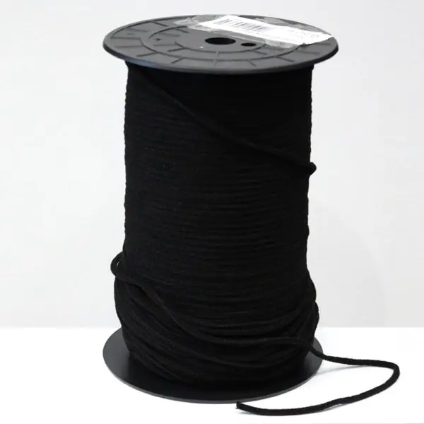 Goma sanitaria suave para mascarillas en color negro. Ancho 3mm.