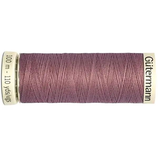 Bobina de 100 m de hilo coselotodo malva (ref 52) de Gütermann