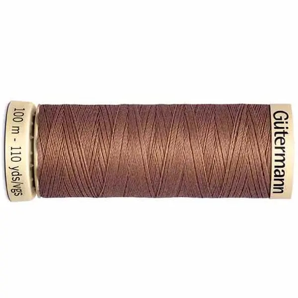 Bobina de 100 m de hilo coselotodo marrón  (ref 139) de Gütermann