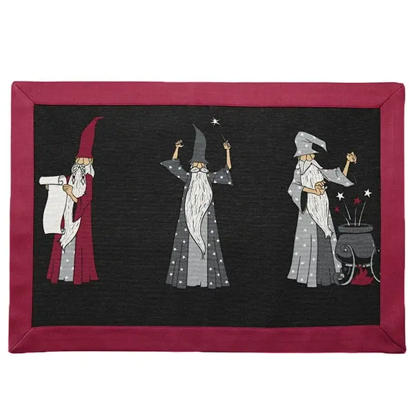 Mantel de mesa individual con estampado de magos. Medida 52x36 cm