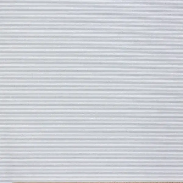 Tela de piqué a rayas grises y blancas