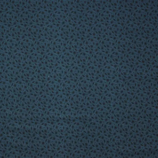 Tela de la colección Henderson Street azul con florecitas negras
