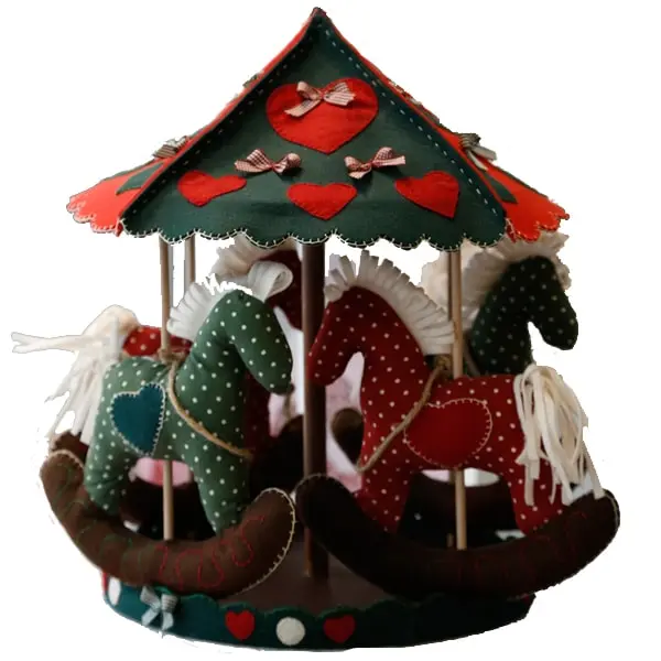 Kit tiovivo verde en fieltro y madera. Diámetro 30cm - altura 45cm