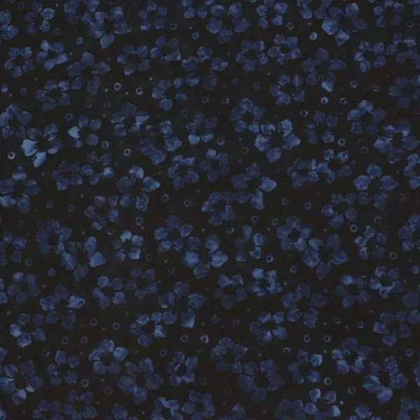 Flores Azul Navy, Batik con fondo color azul navy estampada con flores en color azul más claro. — vista 1