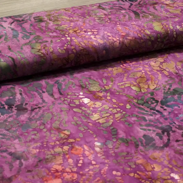 Malva Colores, Batik de base color malva estampada con diferentes colores en tonos mostaza — vista 3