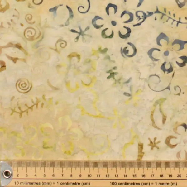 Flores Ocre, Batik estampada con siluetas de flores, de Marcus Fabrics — vista 2