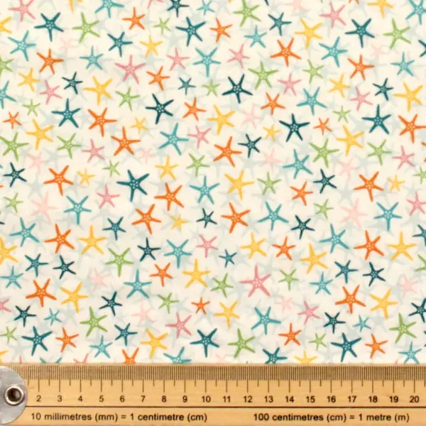 Starfish, Tela de fondo blanco con estrellas de mar en diferentes colores — vista 2