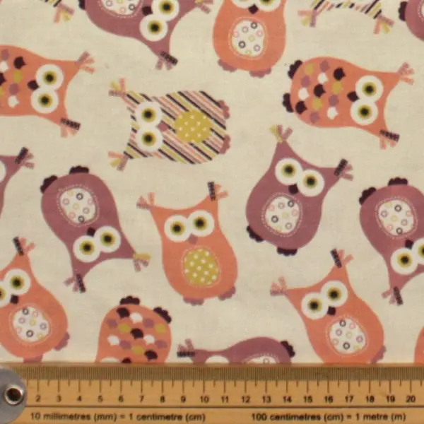 Búhos, Tela estampada con simpáticos búhos con el fondo crudo — vista 2