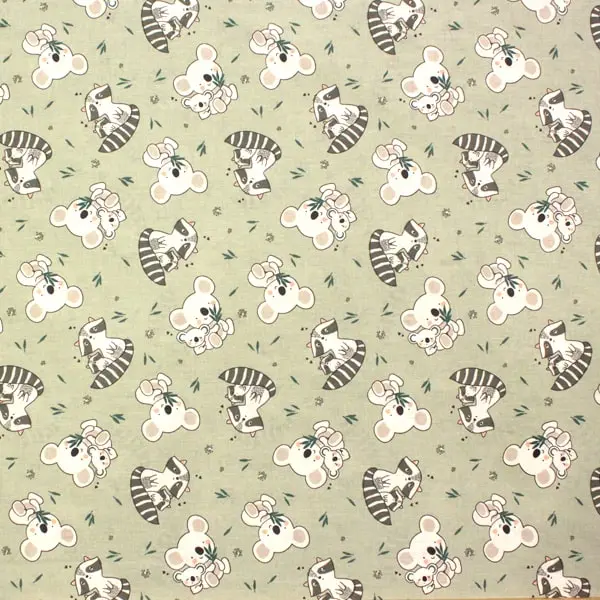 Koala y Mapache, Preciosa tela infantil de color verde menta con koalas y mapaches