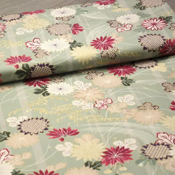Daisies 12, Tela japonesa estampada con flores en fondo verde y toques dorados — vista 3