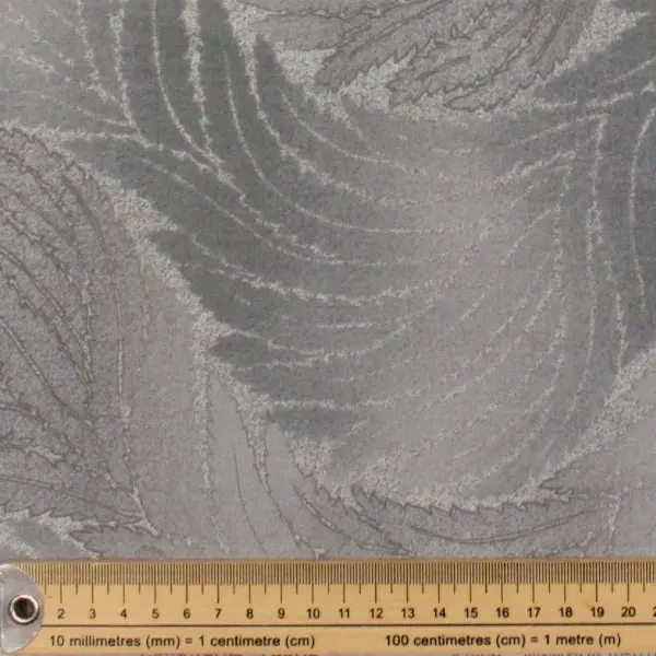 Yoko Gris, Hojas en gris dibujando cenefas, by Yoko Oodachi de Handworks Fabric — vista 2
