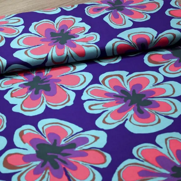 Estampado floral tela algodón patchwork Kaffe Fassett Funky Indigo 110cm - Vista del lomo enrollado
