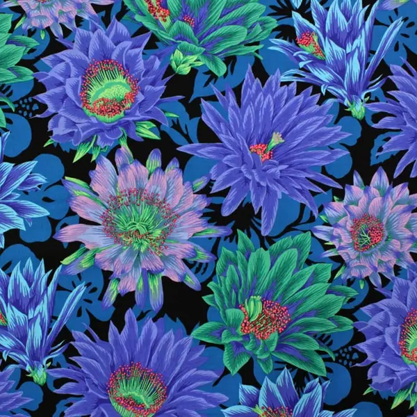 Tela de algodón Kaffe Fassett Cactus Cool con diseño floral sobre negro de 110cm - Vista general