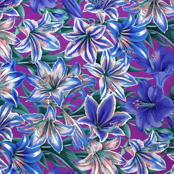 Tejido de algodón Kaffe Fassett Amaryllis Blue con flores azules y blancas 110cm - Vista general