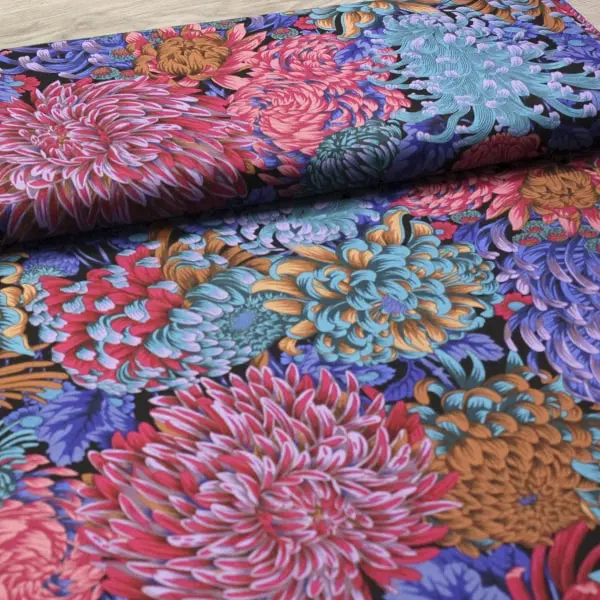 Tejido de algodón Kaffe Fassett Hokusai Dark con flores moradas en negro de 110cm - Vista del lomo enrollado