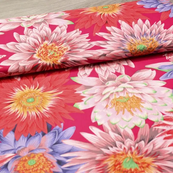 Estampado de flores tropicales rojas en tela algodón Kaffe Fassett Tropical Red 110cm - Vista del lomo enrollado