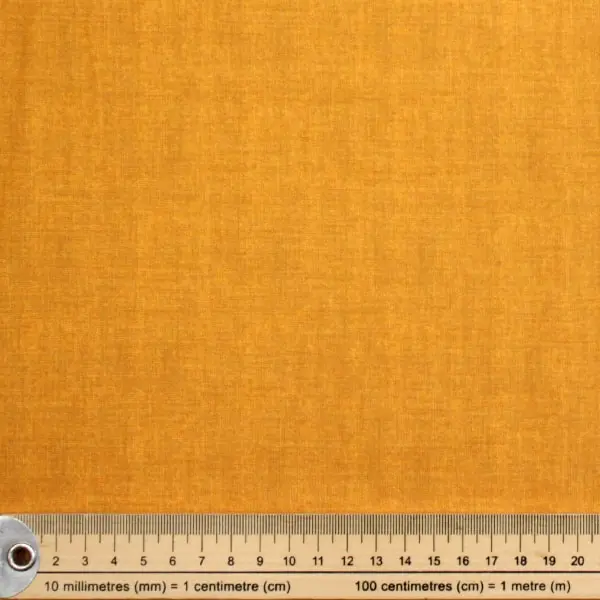 Y7 Gold, Tela de algodón colección Linen Texture de Makower color Dorado — vista 2