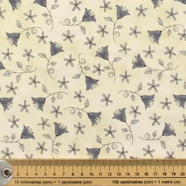 Butterflies, Tela de Henry Glass con fondo crudo estampado con flores en azul — vista 2