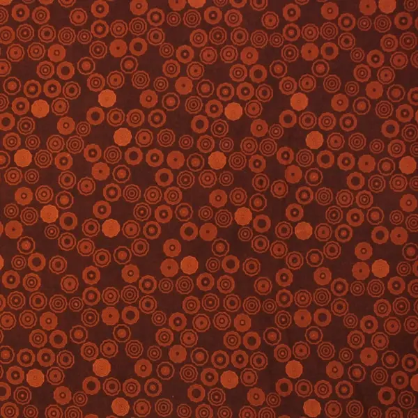 Tuercas, Tuercas en colores tierra sobre fondo marrón — vista 1