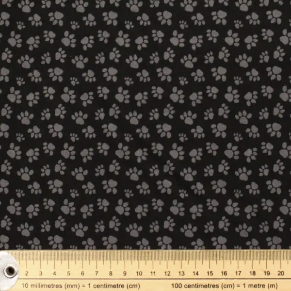 Huellas Gris, Tela de fondo negro estampada con huellas en color gris — vista 2