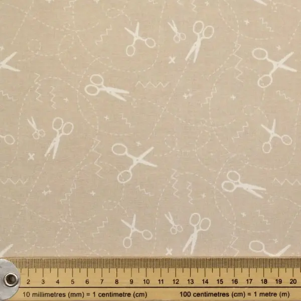 Costura Tijeras, Tela con fondo salmón estampada con tijeras de costura en color blanco — vista 2