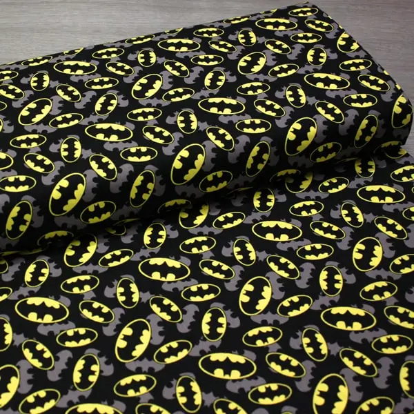 Batman Gris, Estampado con el logo de Batman en colores amarillo, negro y gris — vista 3