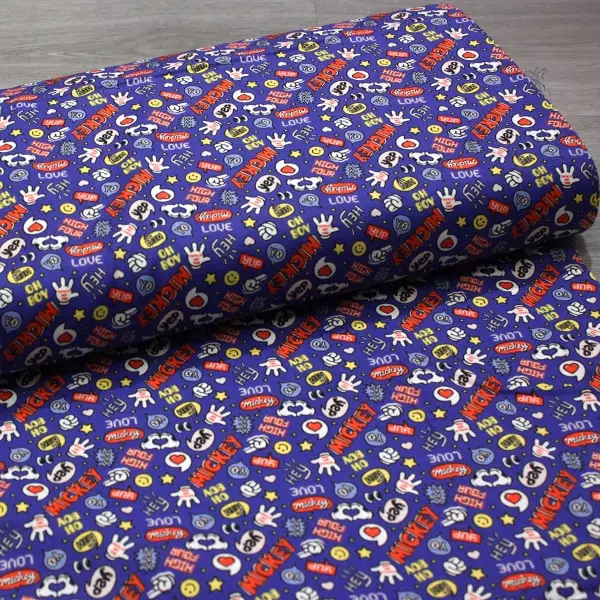 Mickey Letras, Iconos y palabras relacionadas con el mundo de Mickey, sobre fondo azul — vista 3